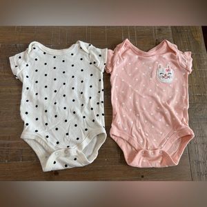 Baby Favorite Bodysuits Member’s Mark 0-3M Short Sleeve Onesies - Set of 2